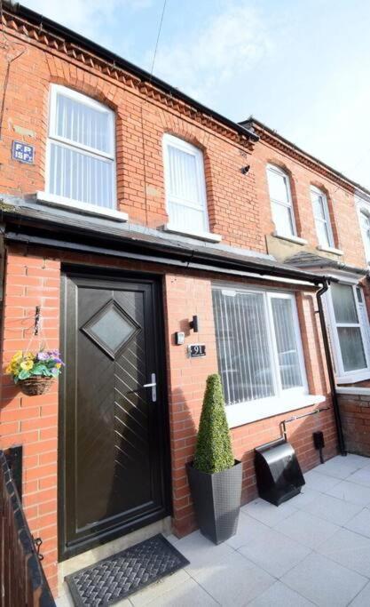Villa Belfast Luxury Lets - Windsor Townhouse Exterior foto